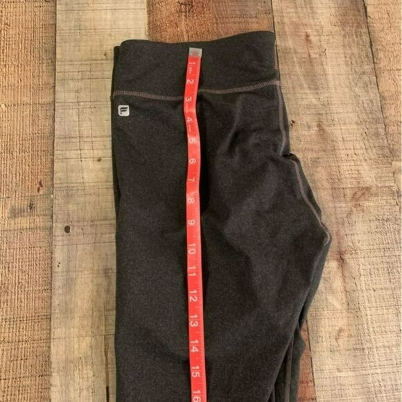 Fabletics womens gray 7/8 cropped leggings - Picture 3 of 9